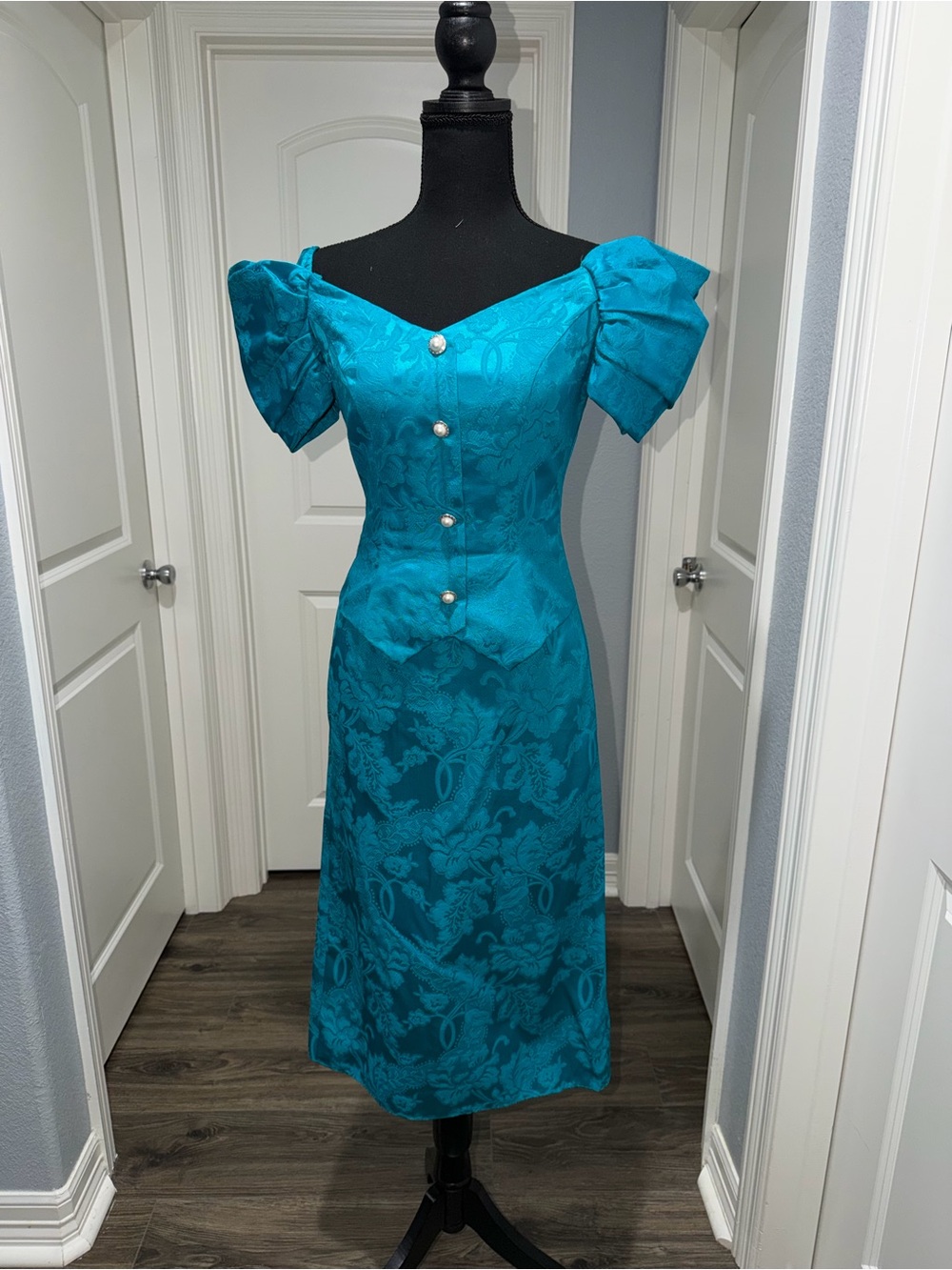 Jordan Teal Puff Sleeve Midi Dress with Pearl Buttons size 3/4